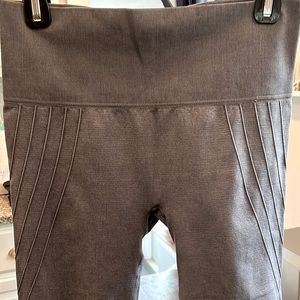 Yummie Leggings size L/XL